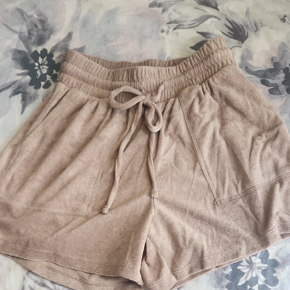 Zenana Outfitters Women's Beige Athletic Shorts
